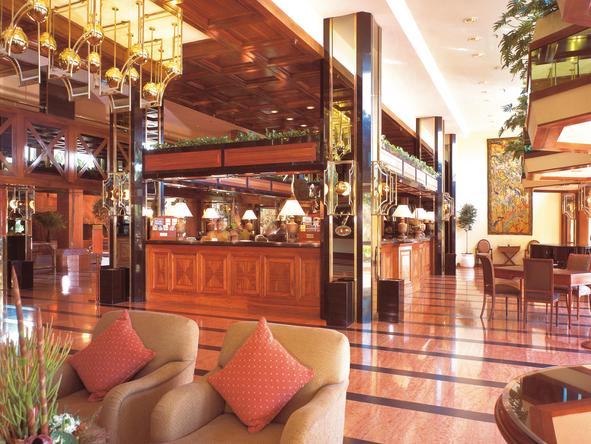 Cascades Hotel - main enrance area